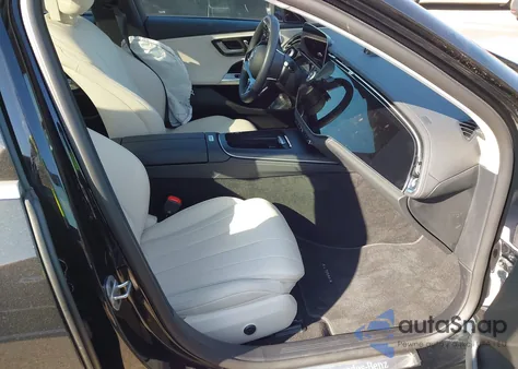 2025 Mercedes-Benz E 450 4Matic z USA, uszkodzony, nr VIN W1KLH6FB1SA128882